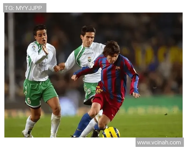 天下足球十大最强球星排名揭晓 球场传奇与辉煌时刻盘点