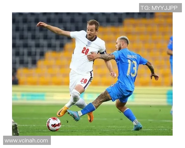 意大利当家足球球星带领球队再创辉煌展望未来赛事前景