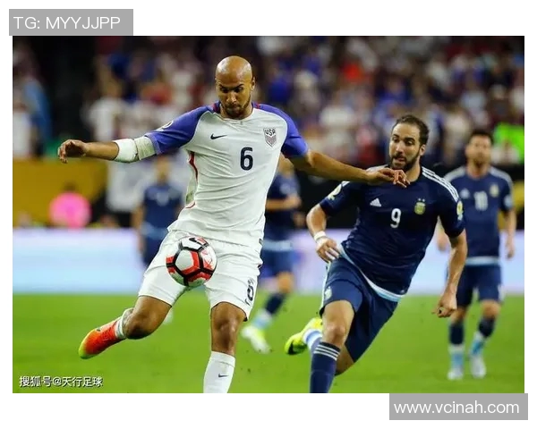 美国足球队历届明星球员回顾及其在国际赛场上的精彩表现 美国足球队历届明星球员回顾及其在国际赛场上的精彩表现