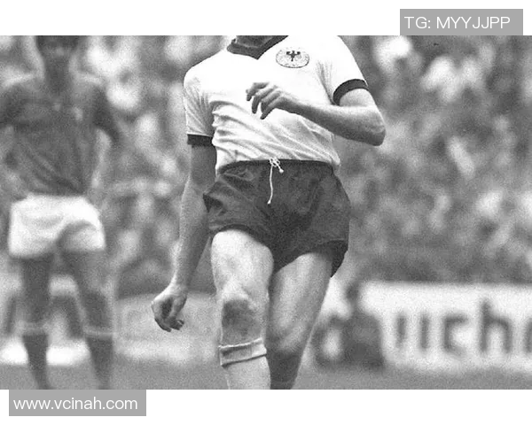 足球球星情侣写真集展现真实魅力,两位超级球员演绎浪漫情缘 足球球星情侣写真集展现真实魅力,两位超级球员演绎浪漫情缘